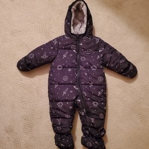 Oshkosh 12m snowsuit never worn